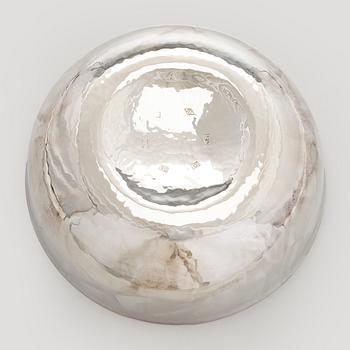 A. Tillander, malja, sterlinghopeaa ja emalia. Turku 2005.