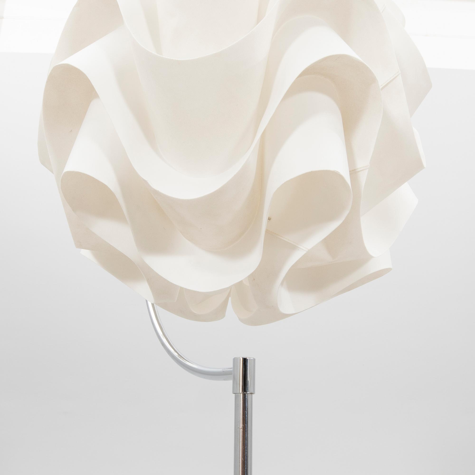 Golvlampa troligen Poul Christiansen för Le Klint 1970-tal.