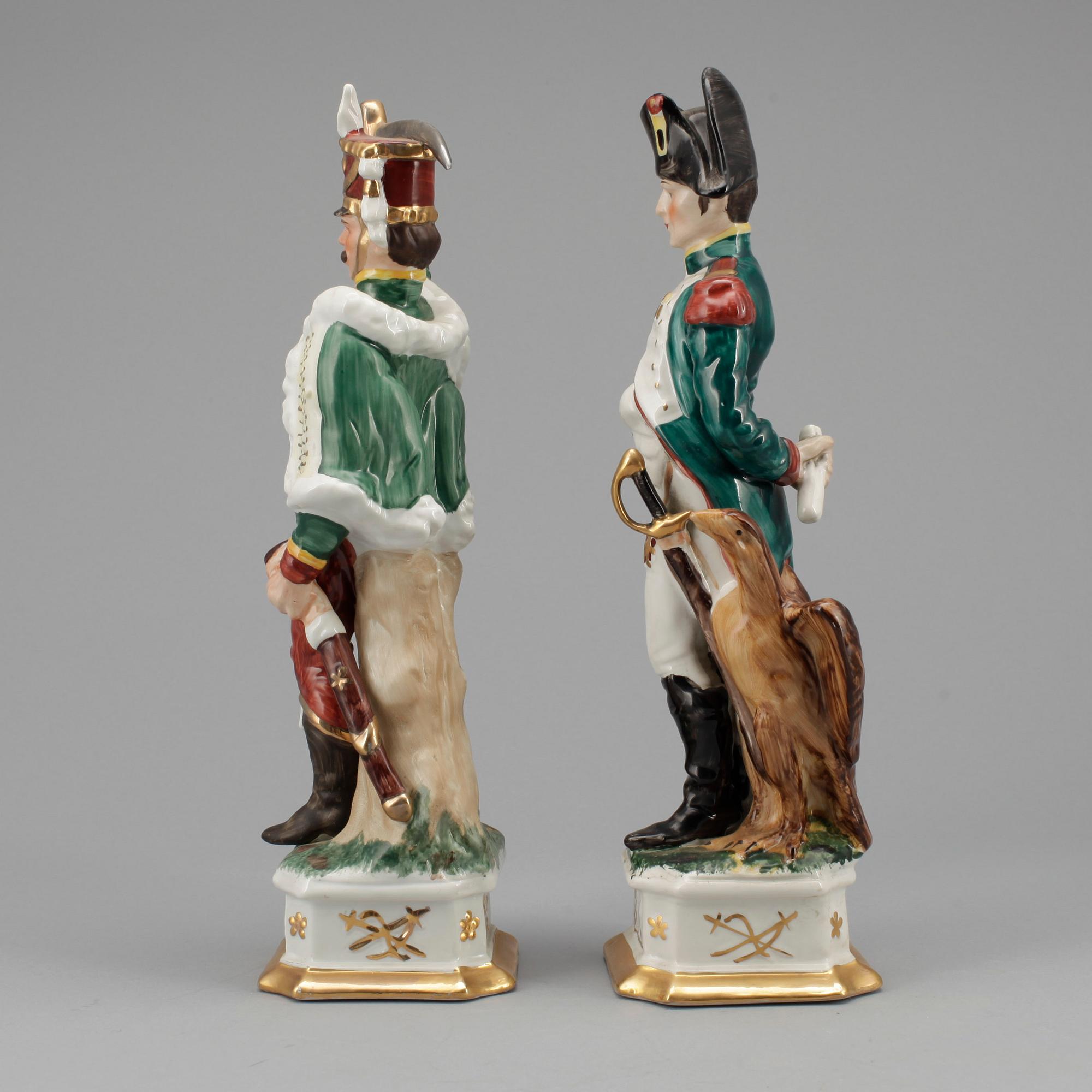 FIGURINER, ett par, porslin, 1900-talets första hälft.