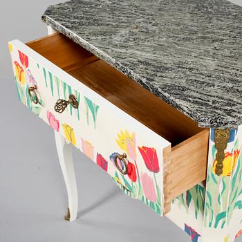 BYRÅ, gustaviansk stil, omkring 1900-talets mitt.