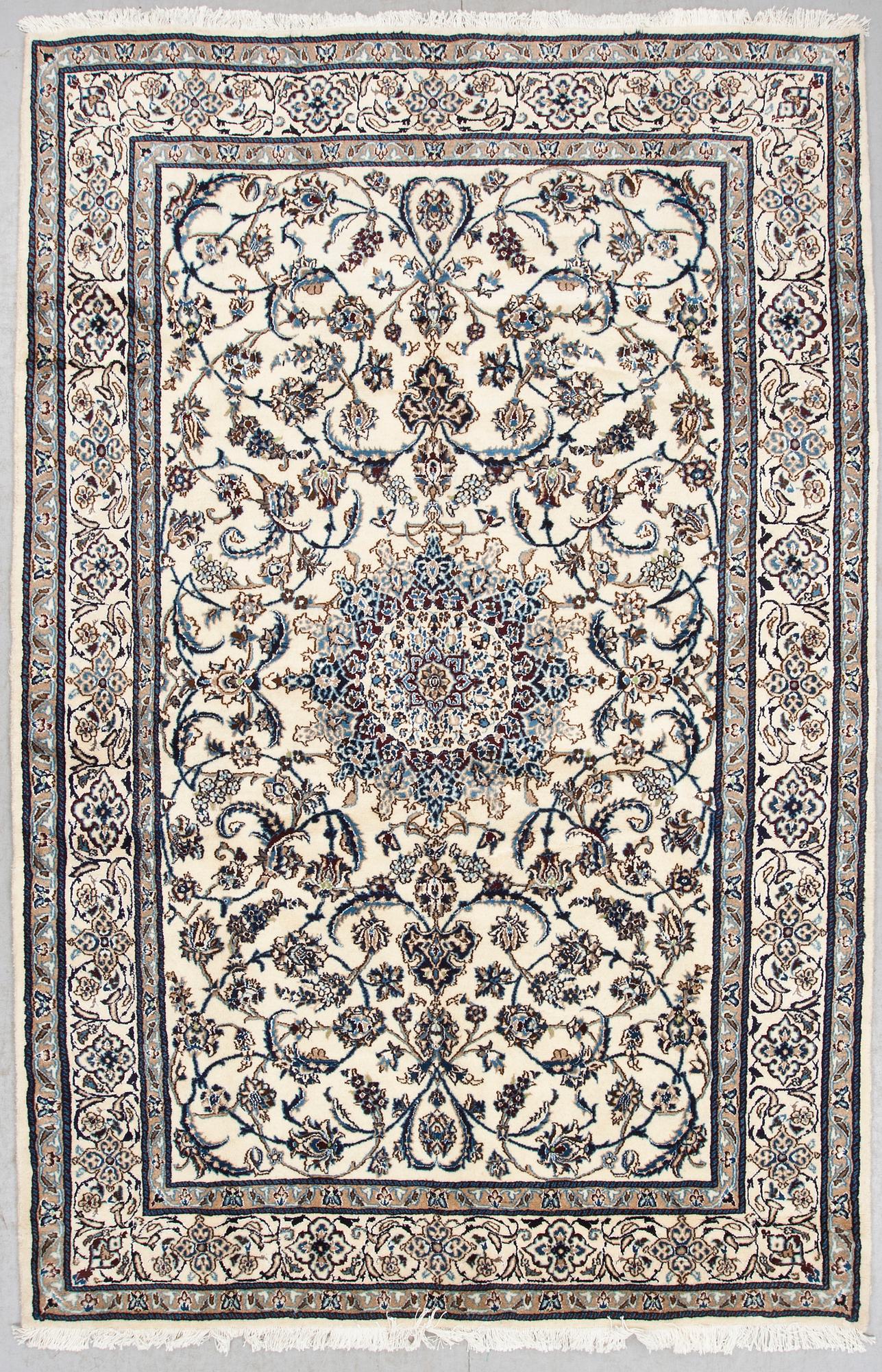 MATTA, Nain, part silk, 1900-talets slut, ca 296 X 196 cm.