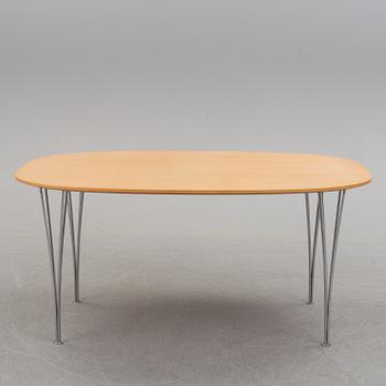 A 'Superellips' table by Bruno Mathsson and Piet Hein, Fritz Hansen, 1979.