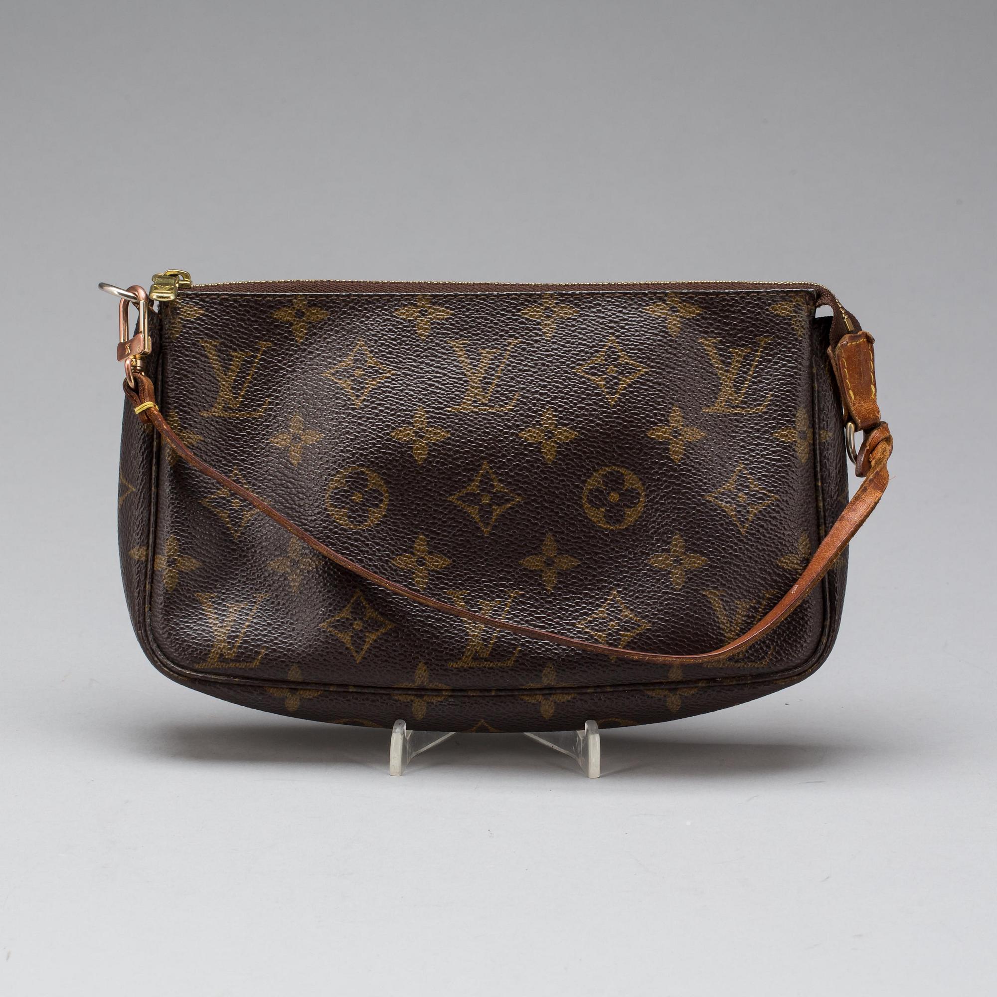VÄSKA, "Pochette" Louis Vuitton.