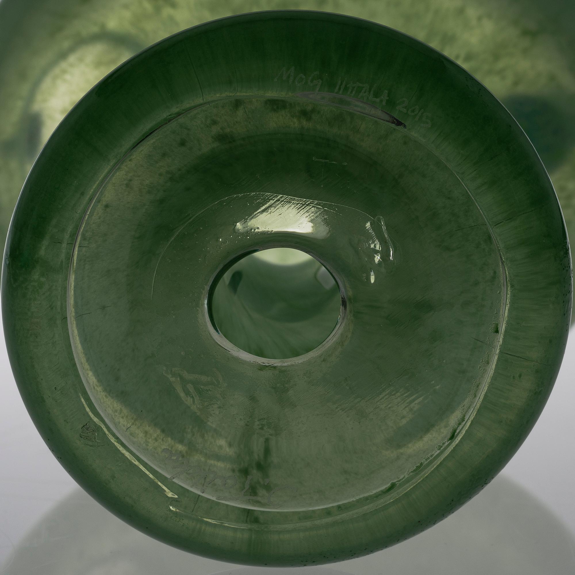 OIVA TOIKKA, A BIRD. Kiikkuri. Signed O. Toikka, Mog Iittala 2015.