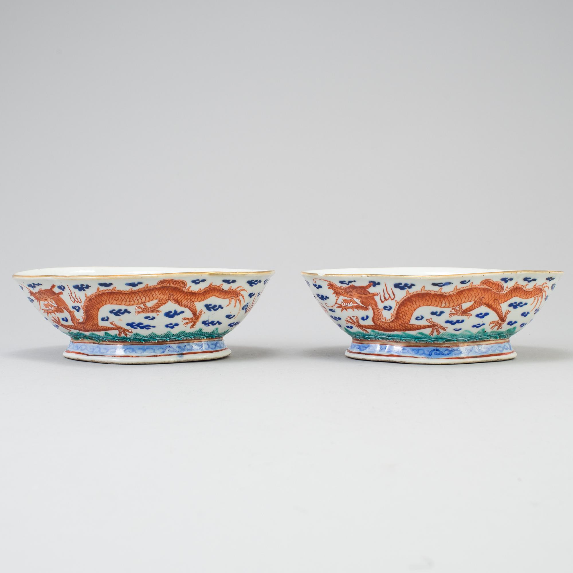 Two chinese famille rose footed dishes. Qing dynasty, Tongzhi mark and period (1862-1874).