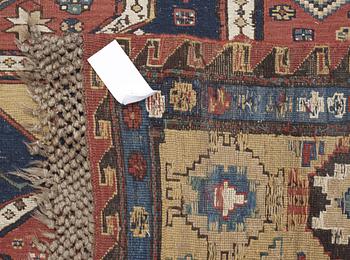 ANTIQUE EAST CAUCASIAN SOUMAK. 275 x 195 cm.