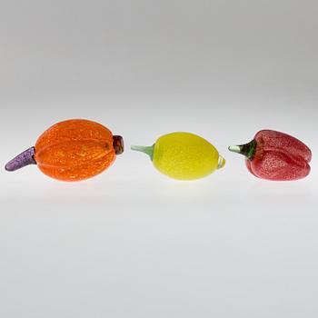 GUNNEL SAHLIN, 7 stycken frukter, skulpturer, glas, Kosta Boda, sent 1900-tal.