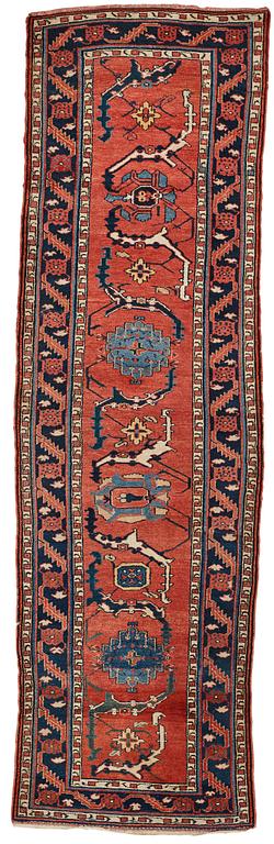 Gallerimatta, antik/semiantik  Västpersisk, ca 321,5  x 91,5-98 cm. (samt kortsidorna med ca 2-3 cm slätväv).