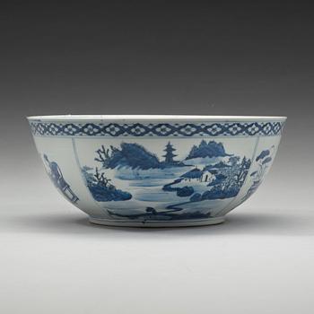 A blue and white punch bowl, Qing dynasty, 19th century.