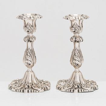 Gustaf Dahlgren, ljusstakar, ett par, silver, Malmö, 1883. Nyrokoko.