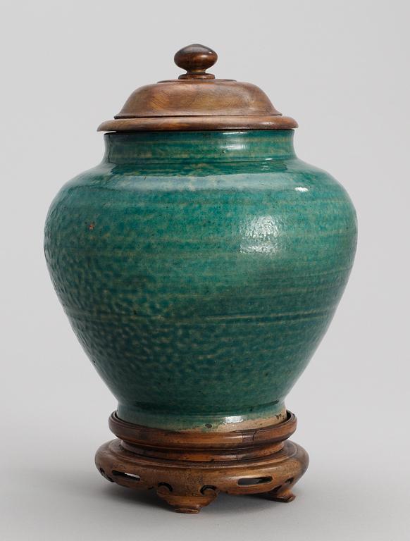 A turkoise glazed jar, Ming dynasty.