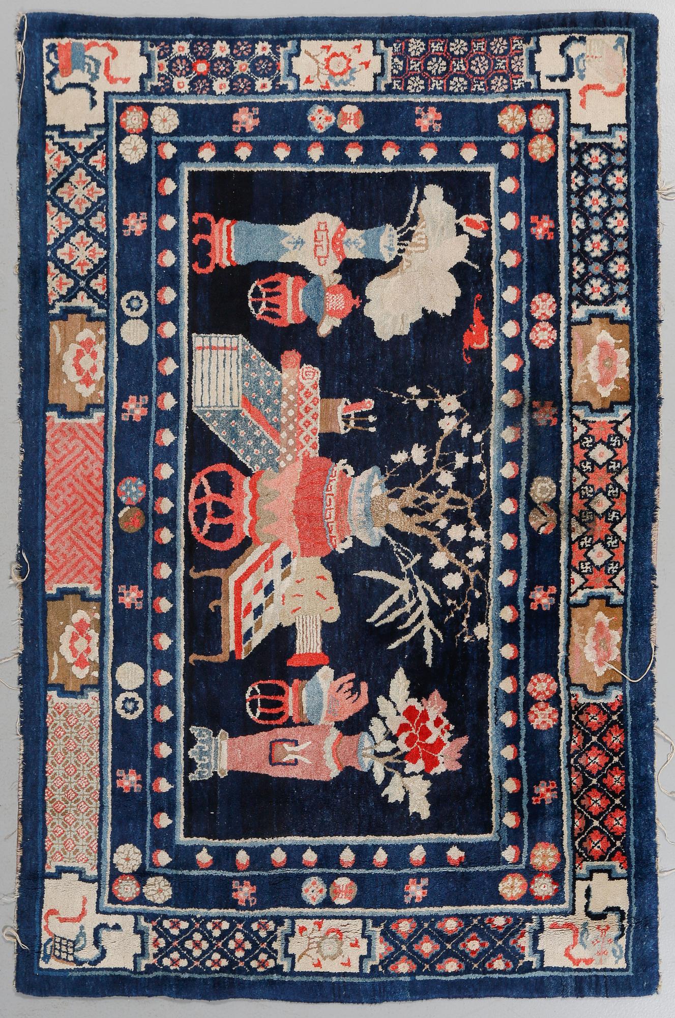 MATTA, Kina, old/semiantik, 205 x 135 cm.