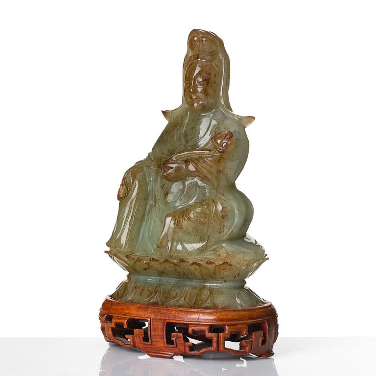 A nephrite sculpture of Guanyin, 20th Century.