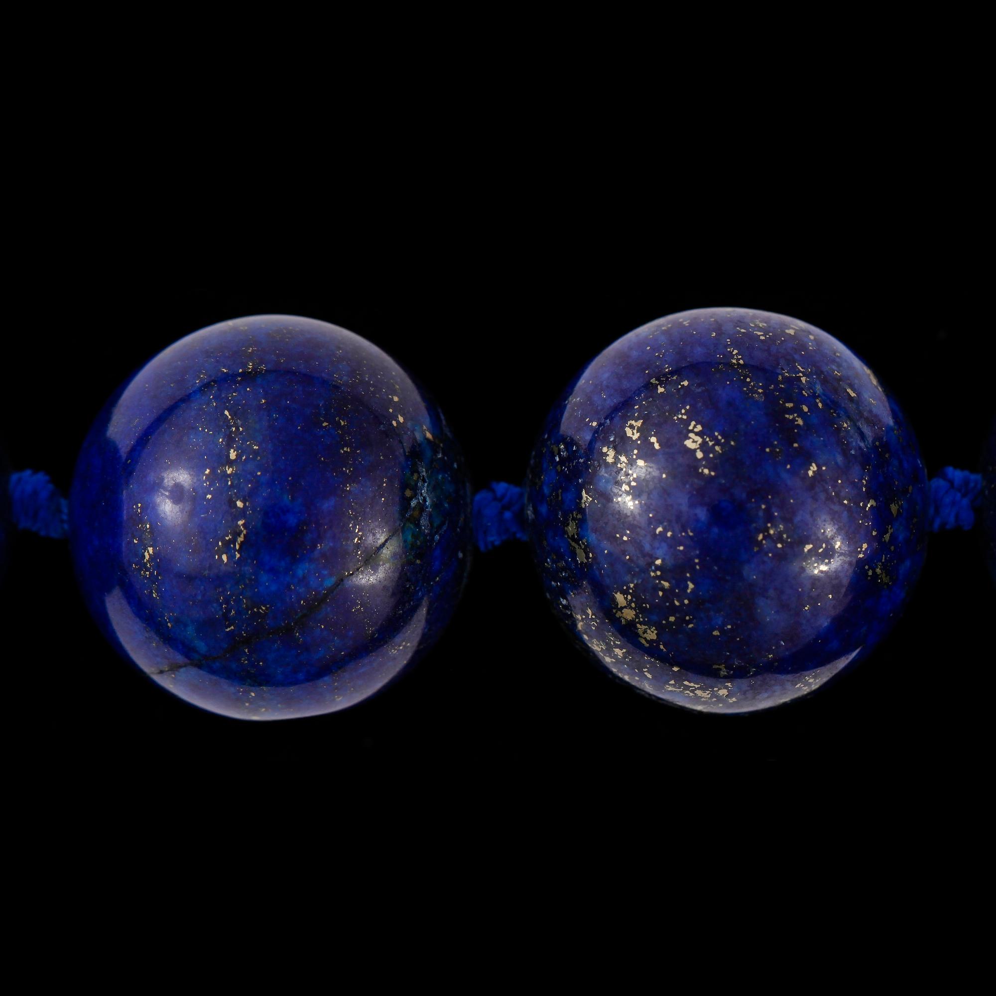 COLLIER, lapis lazuli med lås i vitmetall.