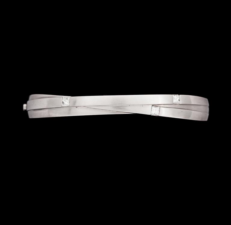 ARMRING, Boodle & Dunthorpe, platina med princesslipade diamanter, tot. 0.54 ct.