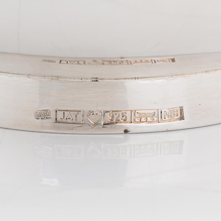 Pekka Piekäinen, a sterling silver cream jug and sugar bowl, J.A. Tarkiainen, Helsinki 1989.