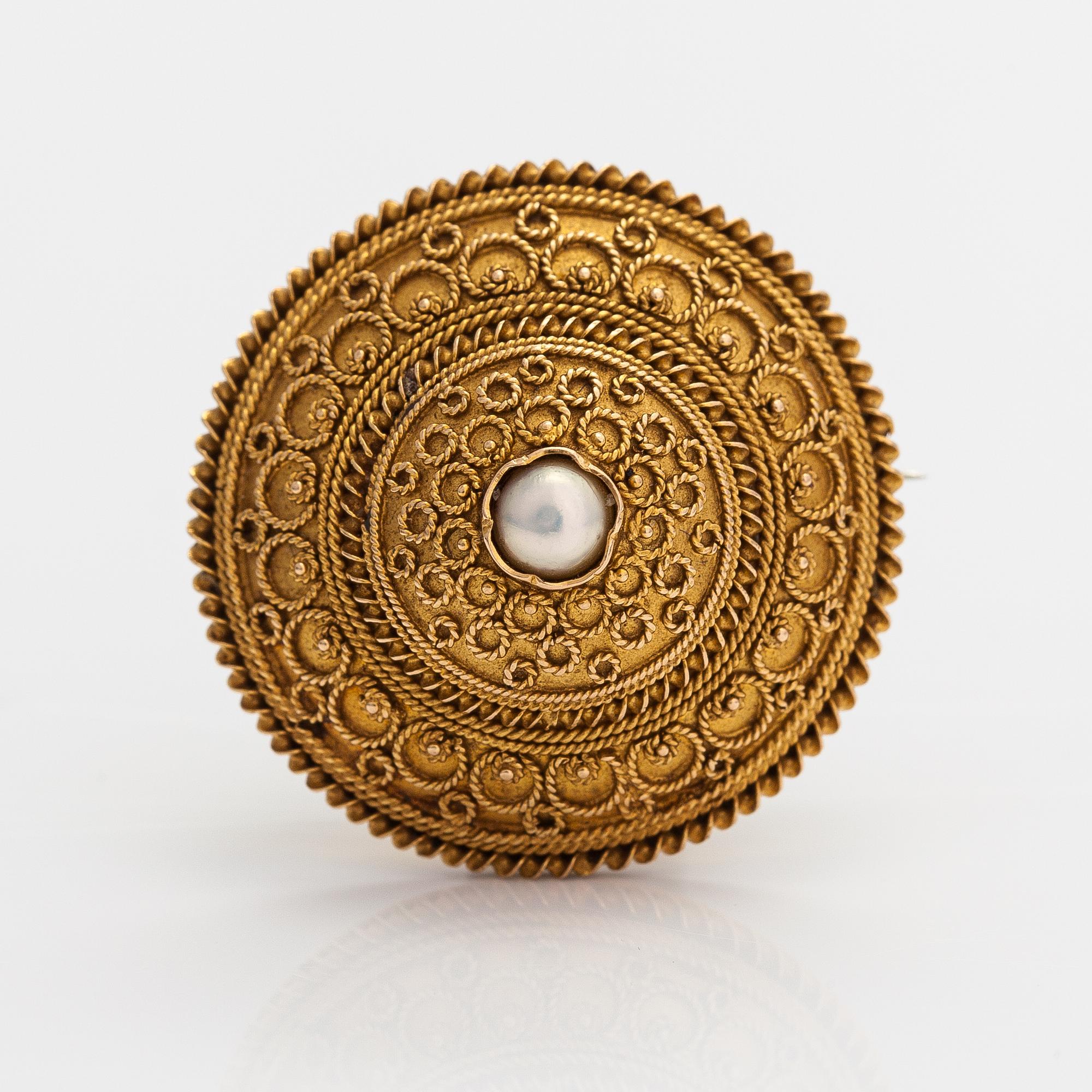 Otto Roland Mellin, Brosch, 18K guld, pärla. Helsingfors 1906.