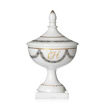 453. A Swedish glass suger bowl with cover, Strömsbäcks glass works, circa 1800.