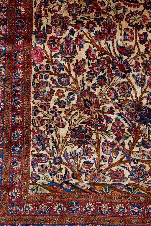 A carpet, a semi-antique silk Kashan, ca 317 x 207-210,5 cm.