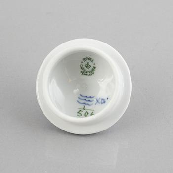 A 'Blue Fluted Half Lace' / 'Musselmalet' chocolate pot, Royal Copenhagen, 1956.