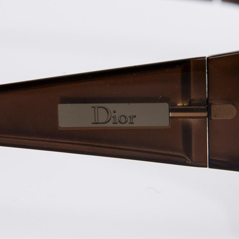 SOLGLASÖGON, Christian Dior.