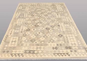 MATTA, Kelim, ca 300 x 188 cm.