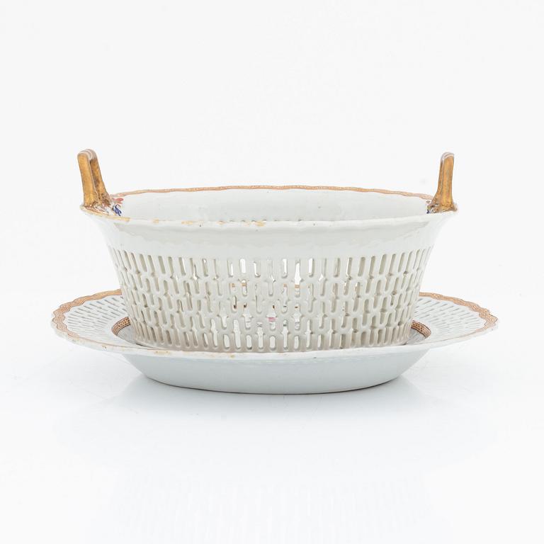 Gallerskål med fat, kompaniporslin. Qingdynastin, Jiaqing (1796-1820).