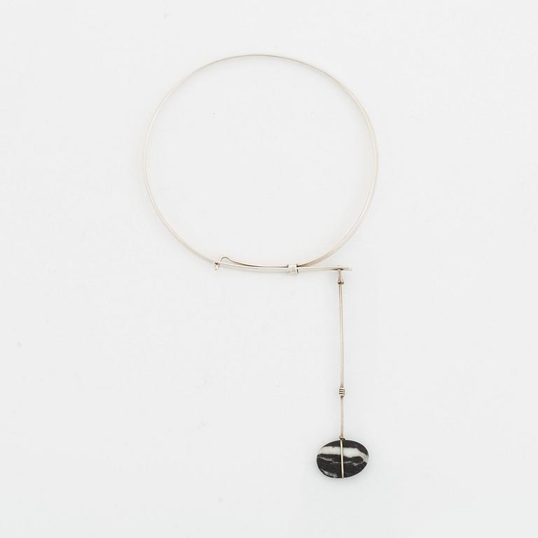 Vivianna Torun Bülow-Hübe, a silver and beach pebble choker, France /Sweden 1950-1960s.