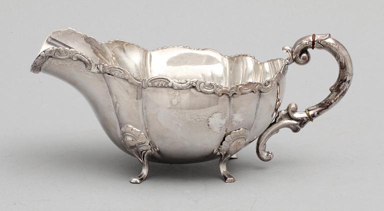 SÅSKANNA, silver, rokokostil, importstämplar, 1900-tal. Vikt c:a 280 g.