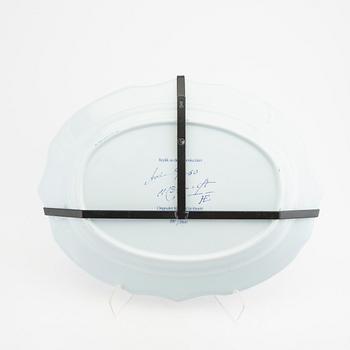 Terrin med fat samt tallrikar, 4 st  "Rhenska mönstret", Rörstrand numrerade.