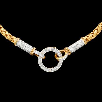 Collier 22K guld med runda briljantslipade diamanter.