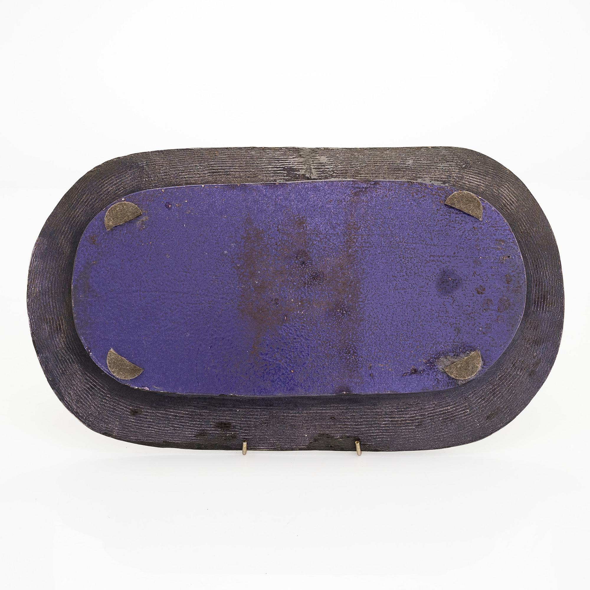 Birger Kaipiainen, a stoneware decorative dish signed Kaipiainen.