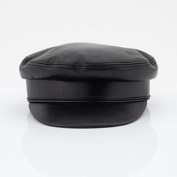 Céline, a leather hat, size M.