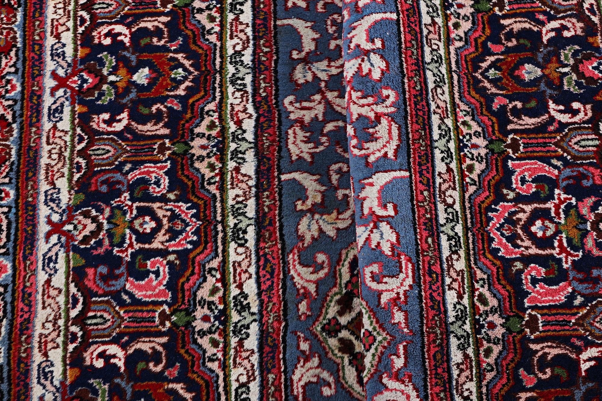 Matta Kirman, ca 394 x 310 cm.
