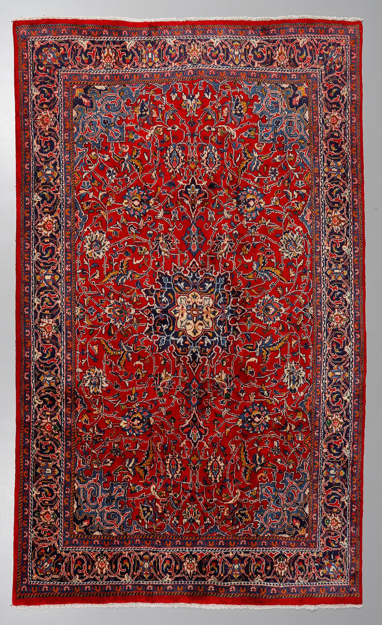 MATTA, Mahal, old, ca 300 x 210 cm.