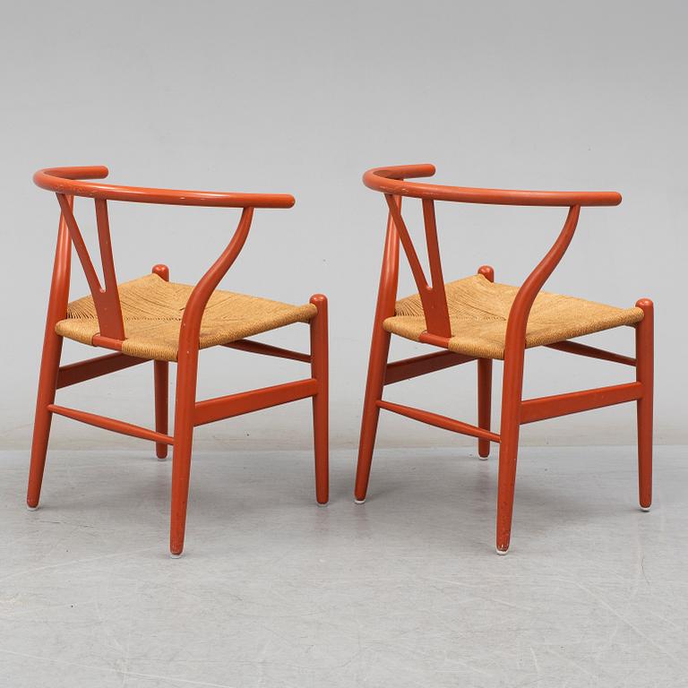 HANS J WEGNER, a set of 5  laquered Y-chairs, Denmark. Second half of the 20th century.