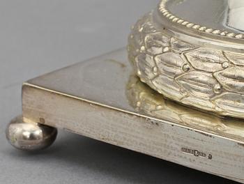 KANDELABRAR, ett par, sengustaviansk stil, nysilver, GAB, Stockholm, 1900-talets sista kvartal.