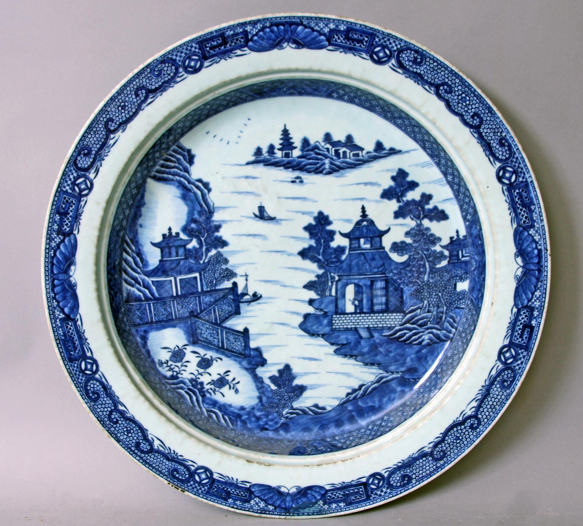 SKÅLFAT, porslin, Kina, 1800-talets början.