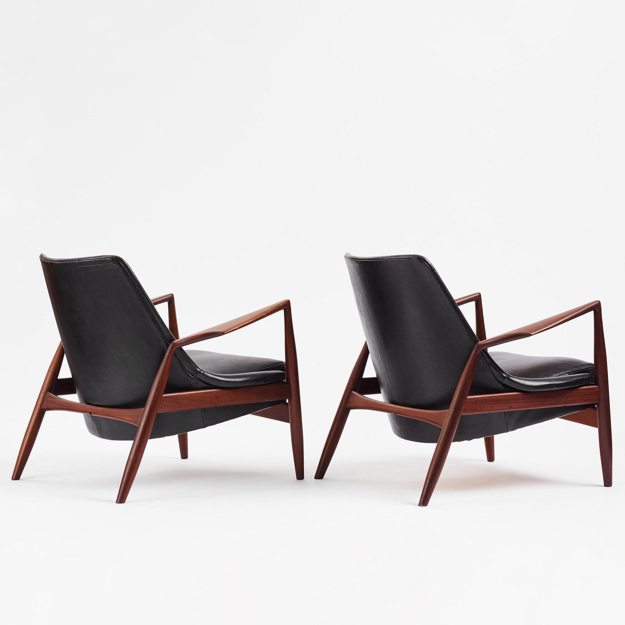 Ib Kofod-Larsen, fåtöljer, ett par, "Sälen", Olof Perssons Fåtöljindustri (OPE), Jönköping, 1960-tal.