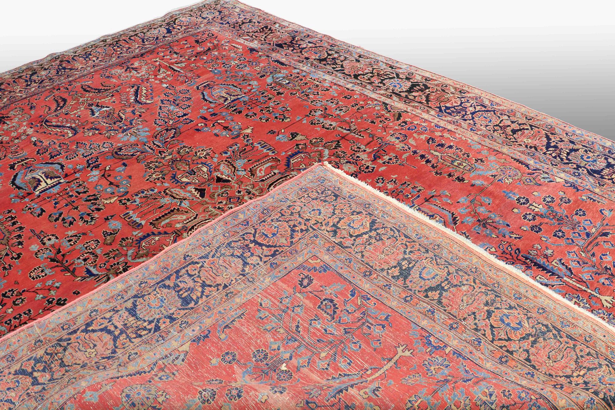 A CARPET. Semi-antique Sarouk. So-called American Sarouk, Around  356 x 275 cm.