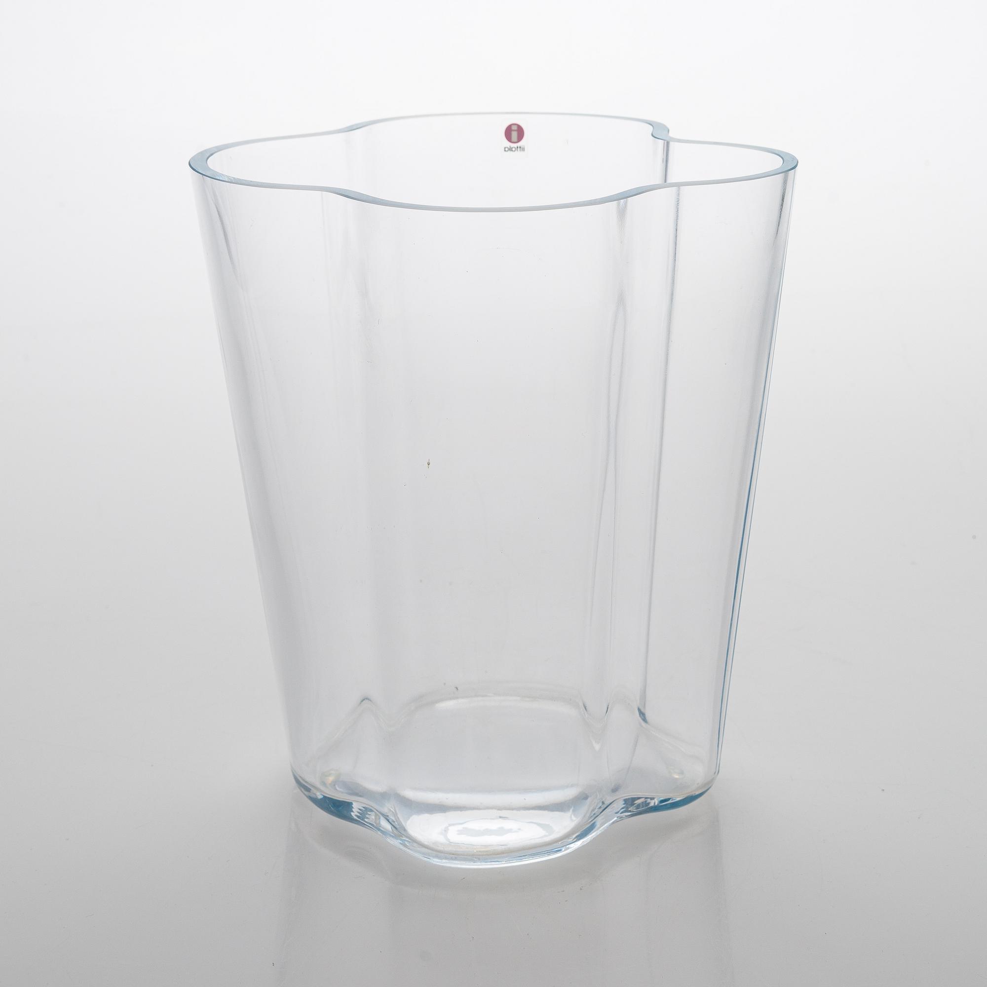 Alvar Aalto, maljakko, malli 3032, signeerattu Alvar Aalto 2006.