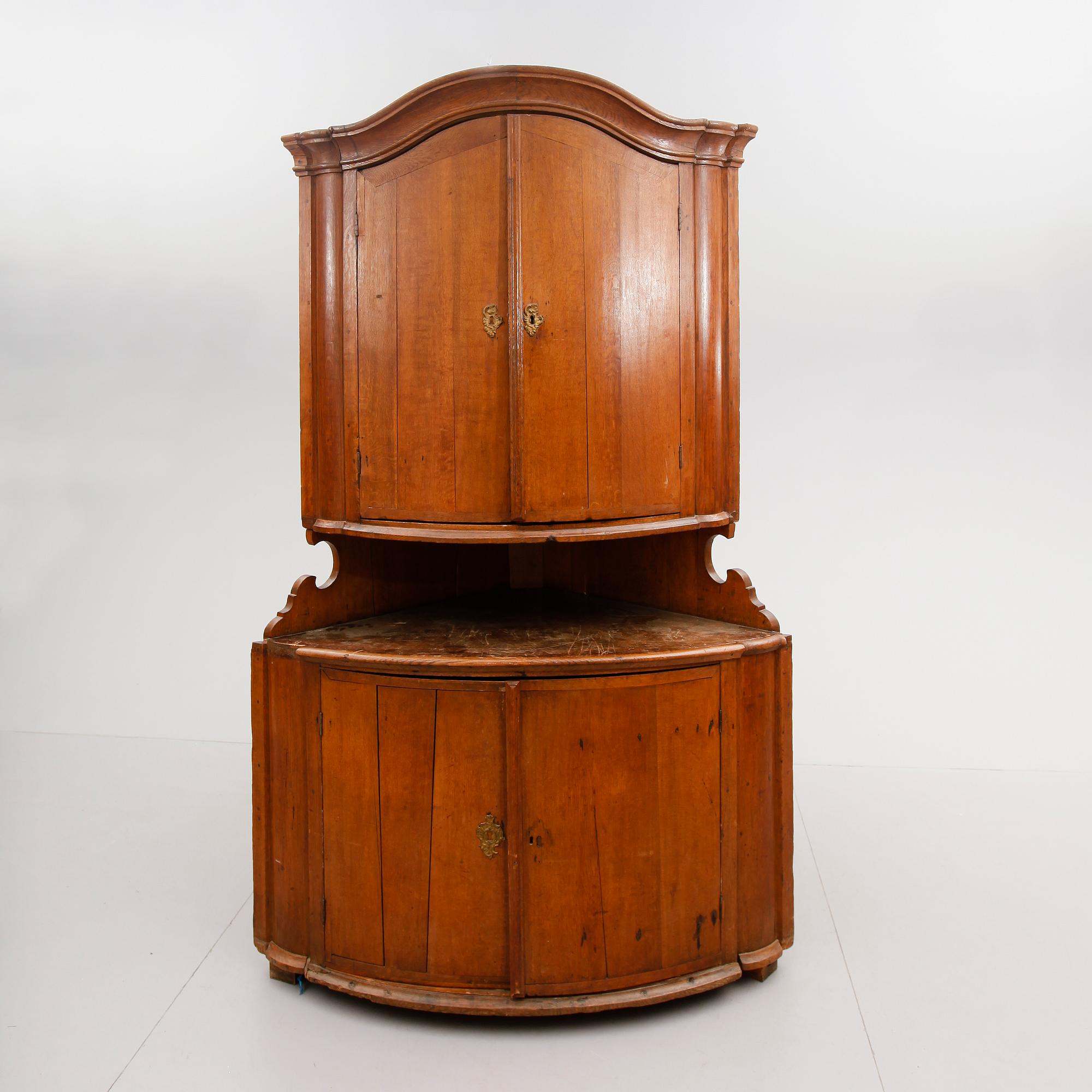 HÖRNSKÅP, rokoko, 1700-tal.