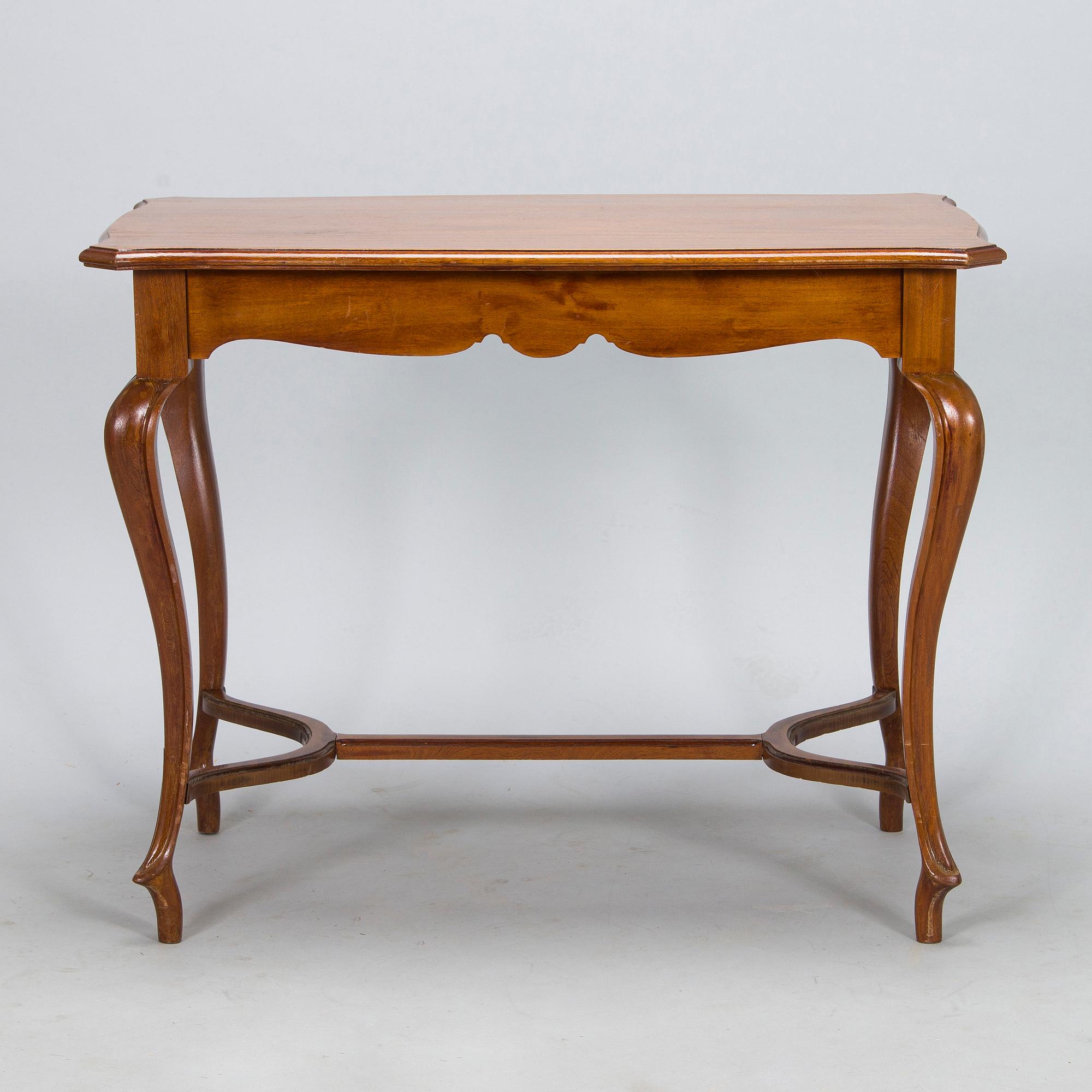 An eight piece Art Nouveau lounge suite in mahogany, Belgium/Netherlands, early 20th century.