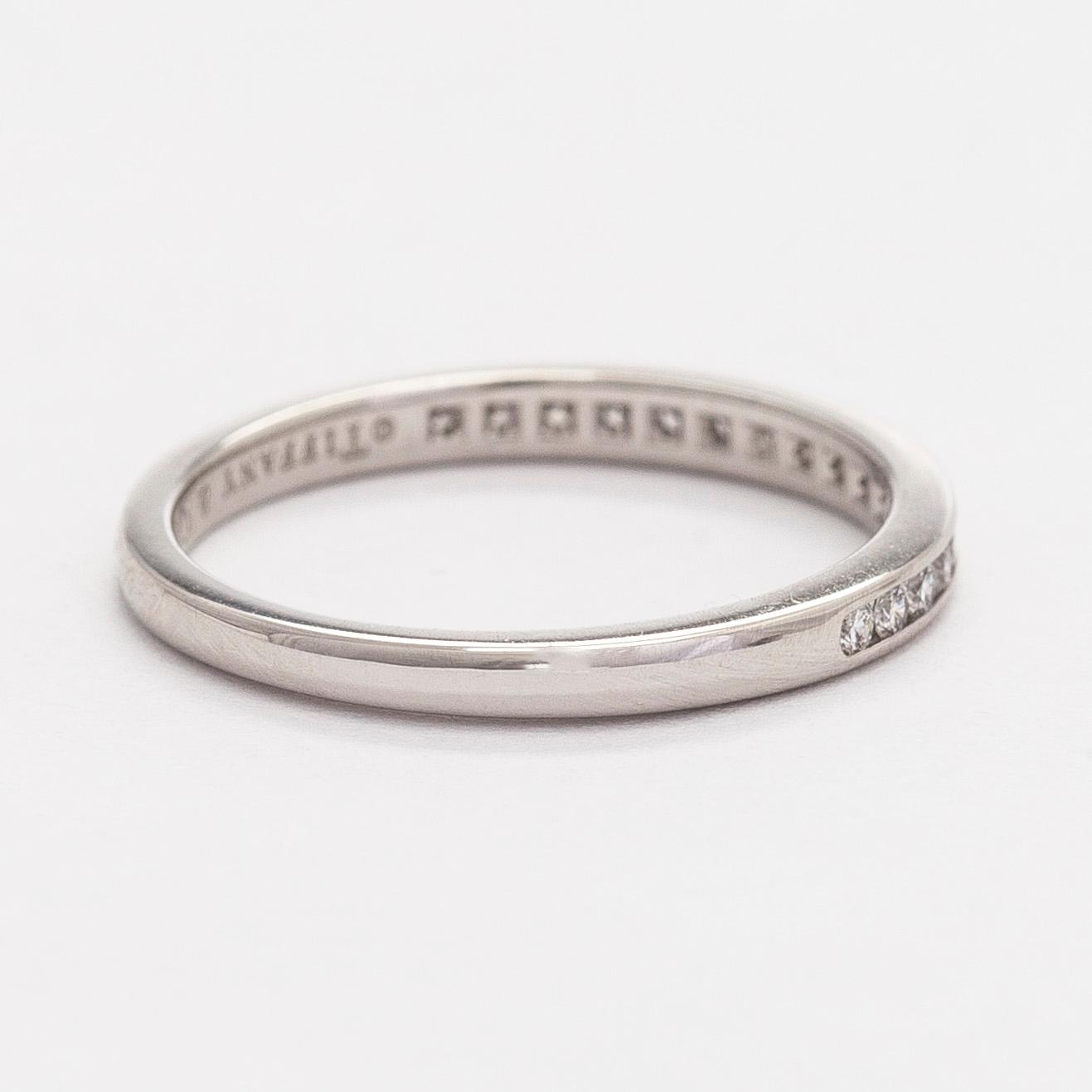 Tiffany & Co, sormus, "Tiffany Setting", platinaa ja briljanttihiottuja timantteja.