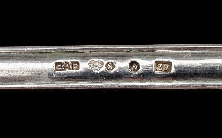 BESTICK med SCHATULL, 117 delar, silver, främst "Svensk spets", GAB, Stockholm, 1926. Totalvikt ca 6149 g.