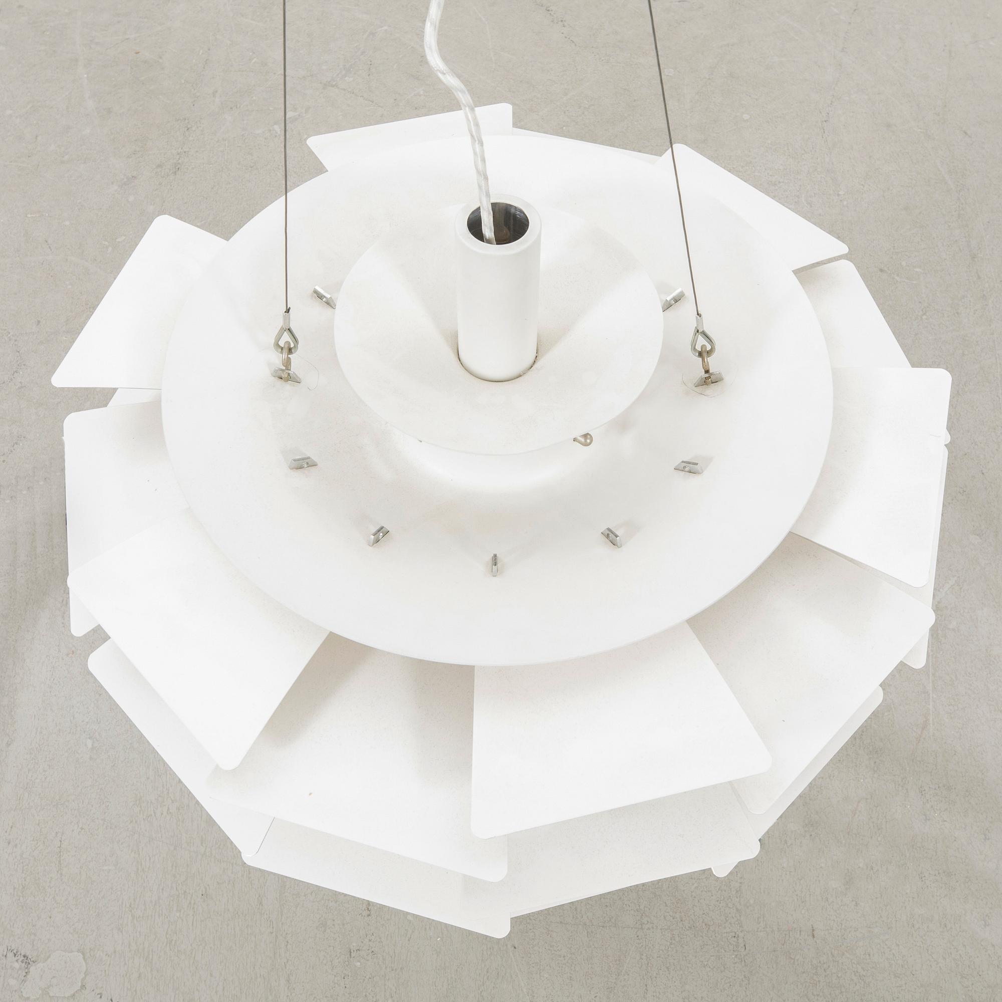 Poul Henningsen, taklampa "PH-Kotte / PH Artichoke", för Louis Poulsen, Danmark, formgiven 1958.