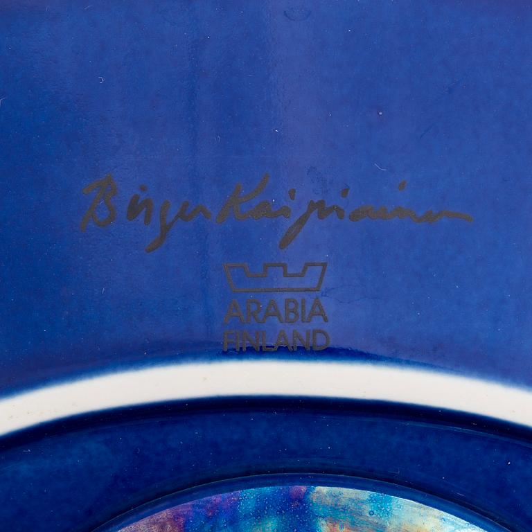 Birger Kaipiainen, fat på fot, keramik, signerat Birger Kaipiainen, Arabia Finland.