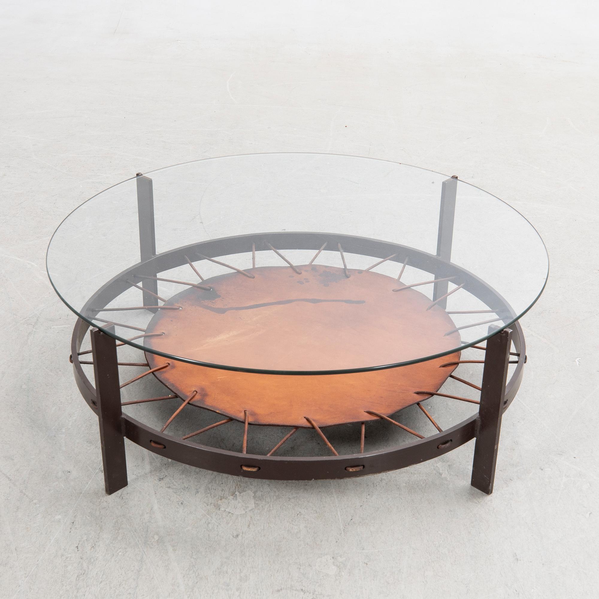 Coffee table, late 20th century/early 21st century.