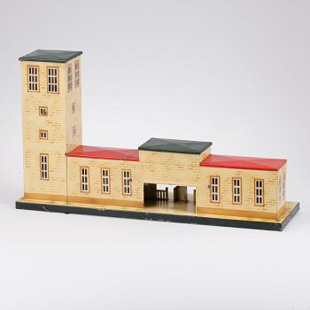 STATIONSHUS med KLOCKA, sannolik Tyskland 1930/40-tal.