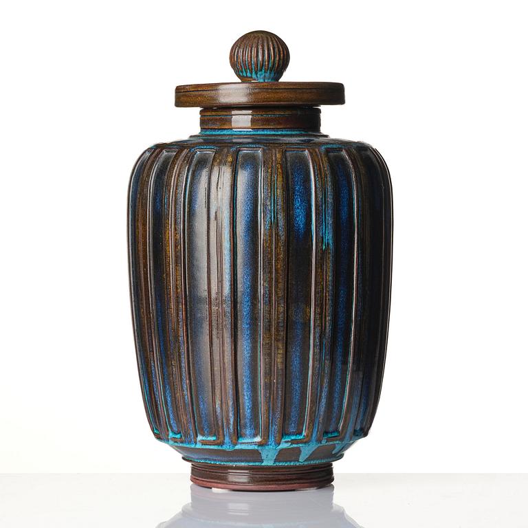Wilhelm Kåge, a "Farsta" stoneware urn with cover, Gustavsberg Studio, Sweden 1951.